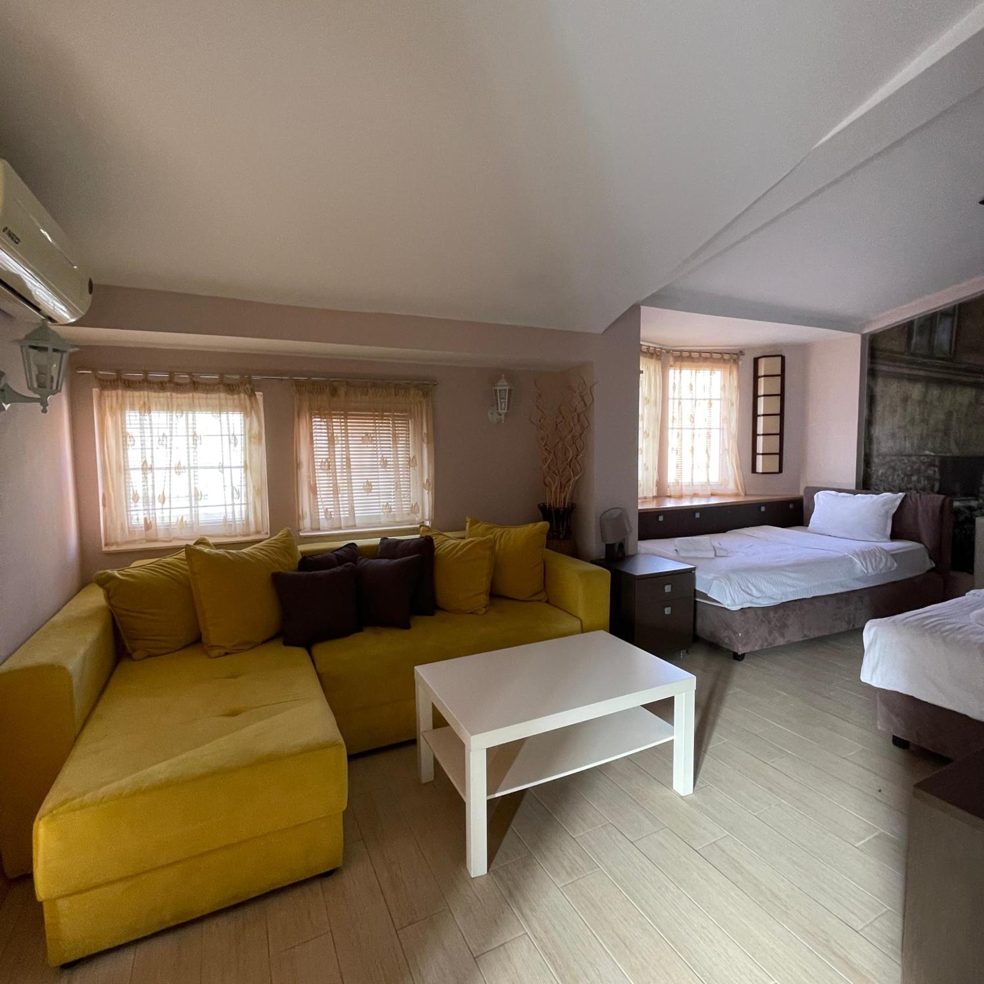 Di Angolo Apartments Ohri Dış mekan fotoğraf